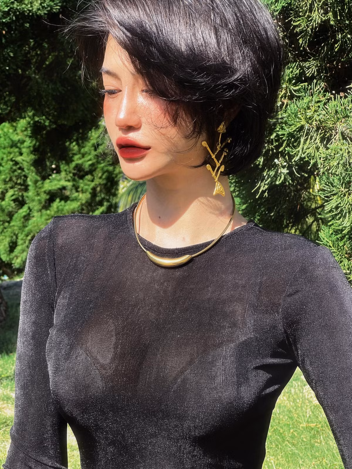 Trần Ngọc Bích đang là hot girl, người mẫu, nhà thiết kế thời trang. Cô từng gây chú ý khi tham dự một số cuộc thi sắc đẹp.