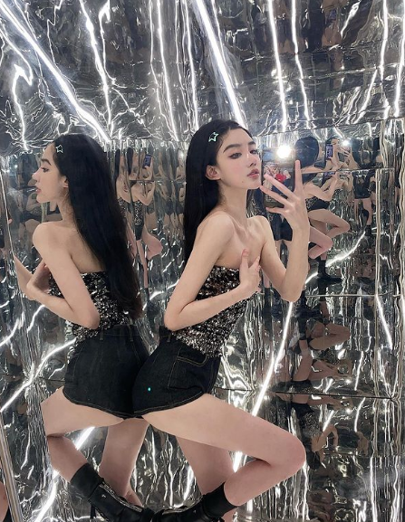 Người đẹp còn cơ bụng nổi núi 1-1 ấn tượng, chuẩn đẹp vòng 2 mà con gái hướng tới.