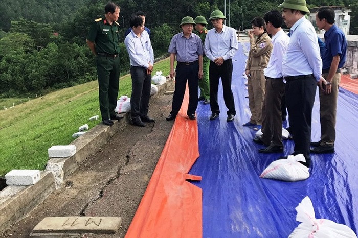 Thanh Hoa: Dap thuy loi chua gan 200 trieu m3 nuoc xuat hien vet nut