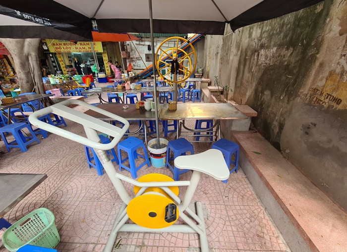 Du an cai tao san choi cong cong phuong Kim Lien: Nha thau “quen mat”?-Hinh-2