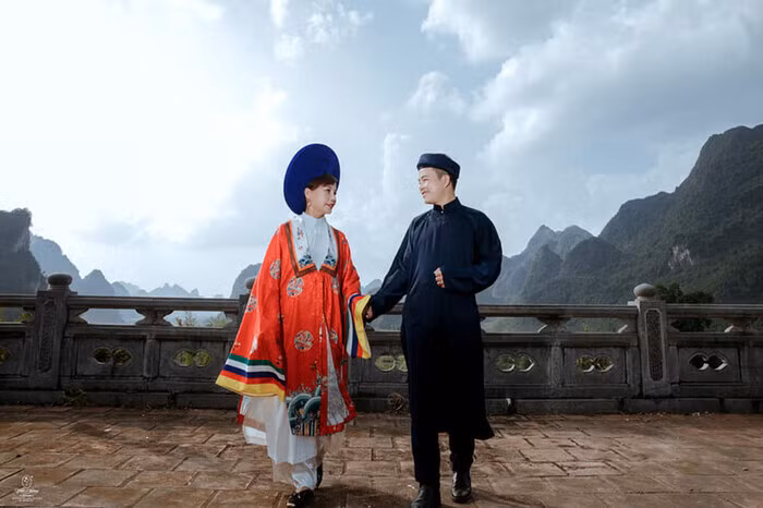 “Co dau 62 tuoi” khien dan mang ta hoa khi lo ve ngoai-Hinh-6