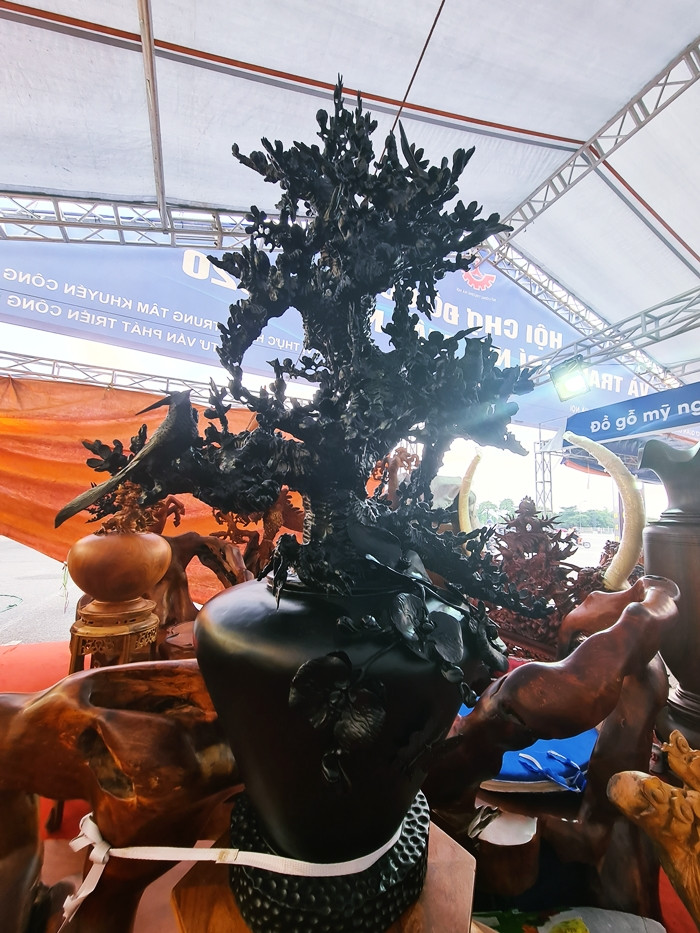 Sản phẩm mang nhiều màu sắc ấn tượng khác nhau.