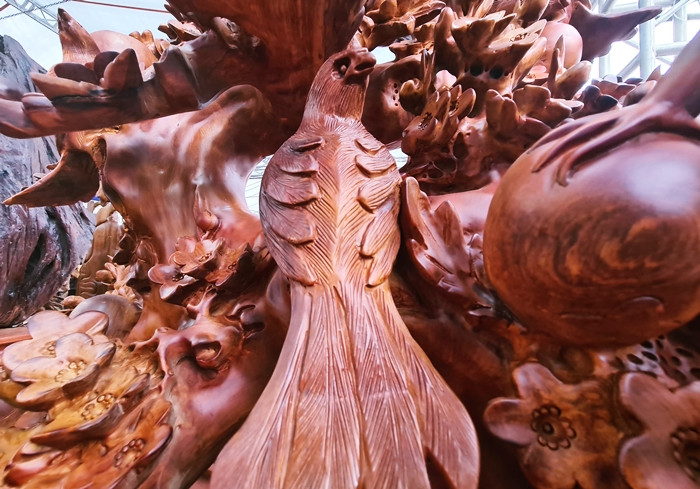 Những tiểu cảnh trên tác phẩm đều rất ấn tượng.