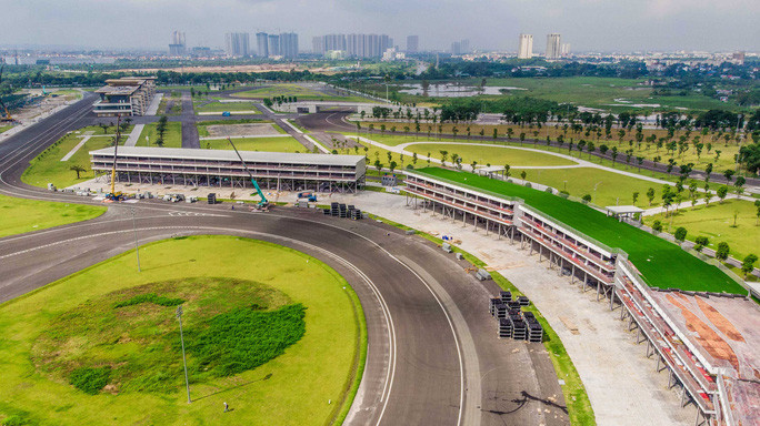 Duong dua F1 Ha Noi thao do, khach da mua ve co duoc hoan tien?