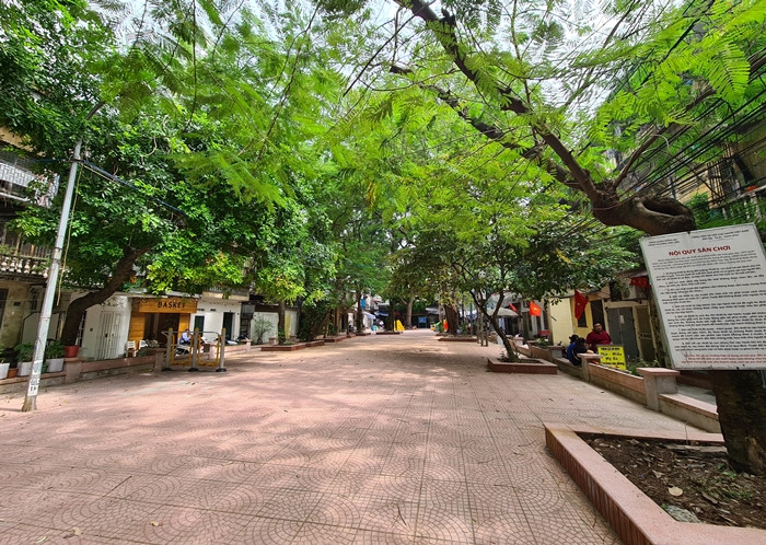 Du an cai tao san cong cong Kim Lien chua nghiem thu thiet bi da hu hong-Hinh-5