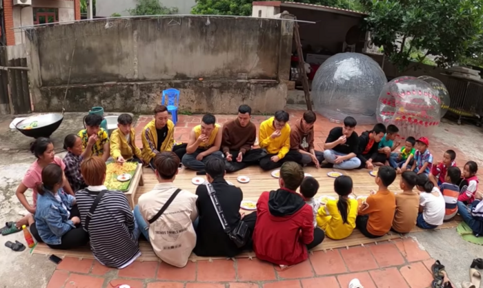 Ba Tan Vlog duoc dip chieu dai toan “khach sang”-Hinh-4