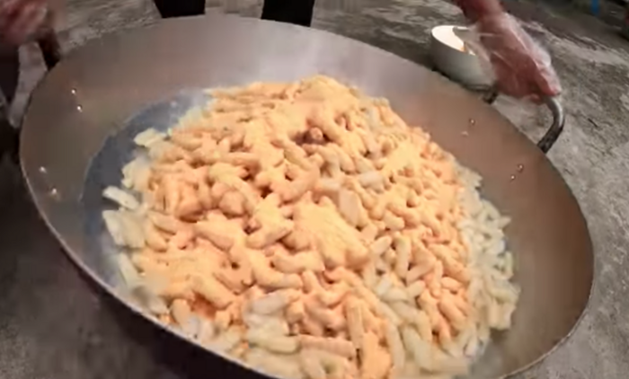 Ba Tan Vlog duoc dip chieu dai toan “khach sang”-Hinh-2