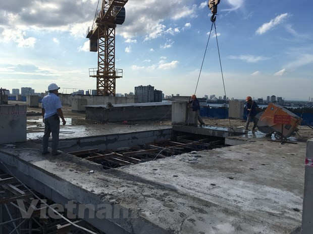 Ha Noi: Hoan thanh pha do tang 18 cua toa nha 8B Le Truc-Hinh-2