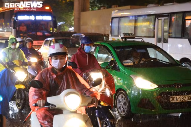 Các phương tiện di chuyển chậm.