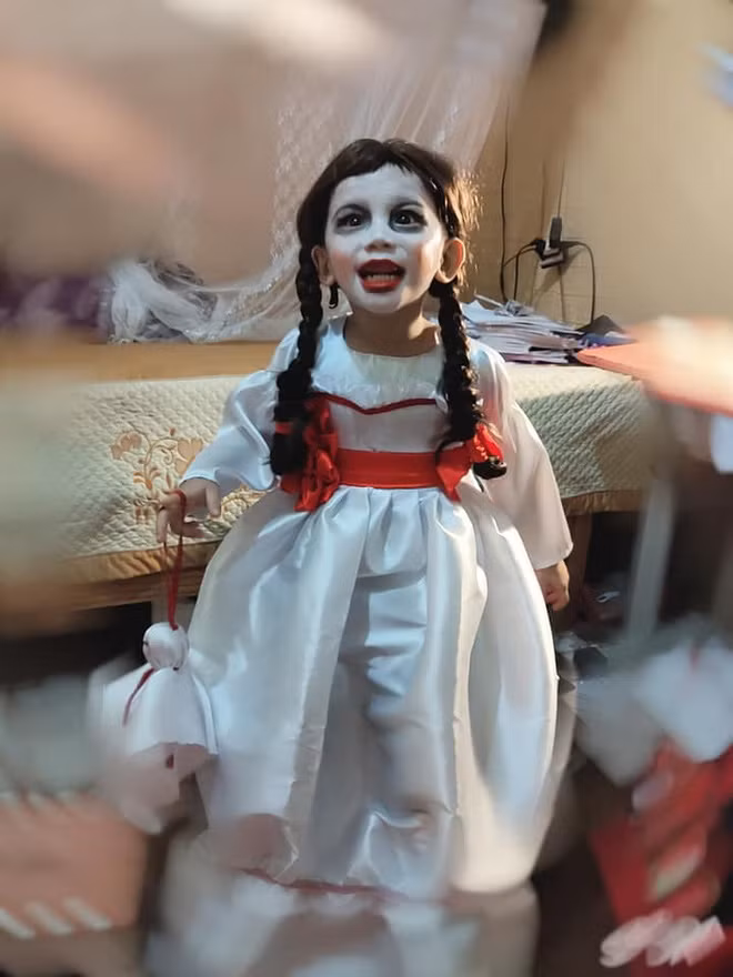 Cau be khien dan tinh 'khoc thet' khi hoa trang Annabelle qua giong-Hinh-4