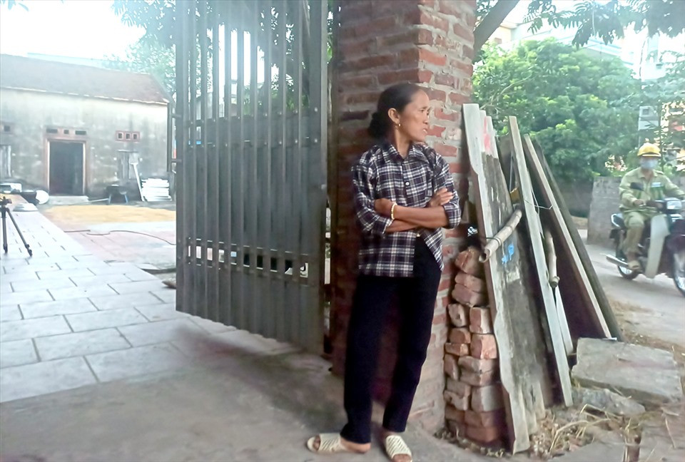 Phu nhan thu nhap khung, ba Tan Vlog noi “chi ngang cong xach vua“