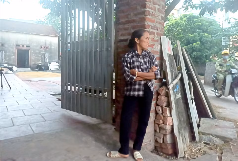 Phu nhan thu nhap khung, ba Tan Vlog noi “chi ngang cong xach vua“