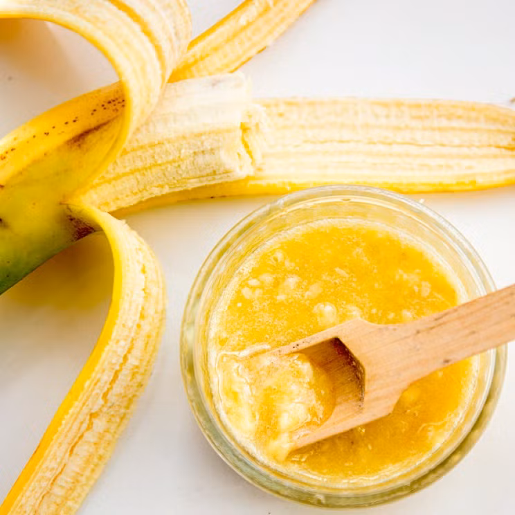 Mặt nạ vỏ chuối có khả năng trị mụn, dưỡng trắng da vô cùng hiệu quả - Ảnh: Internet