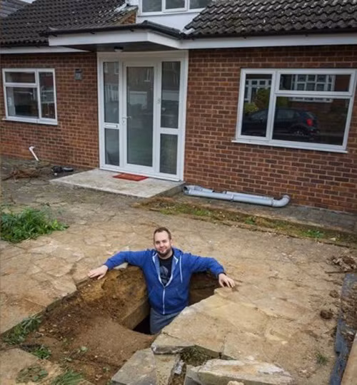 Ông Gerald và Simon quyết định đào xuống tận cùng.