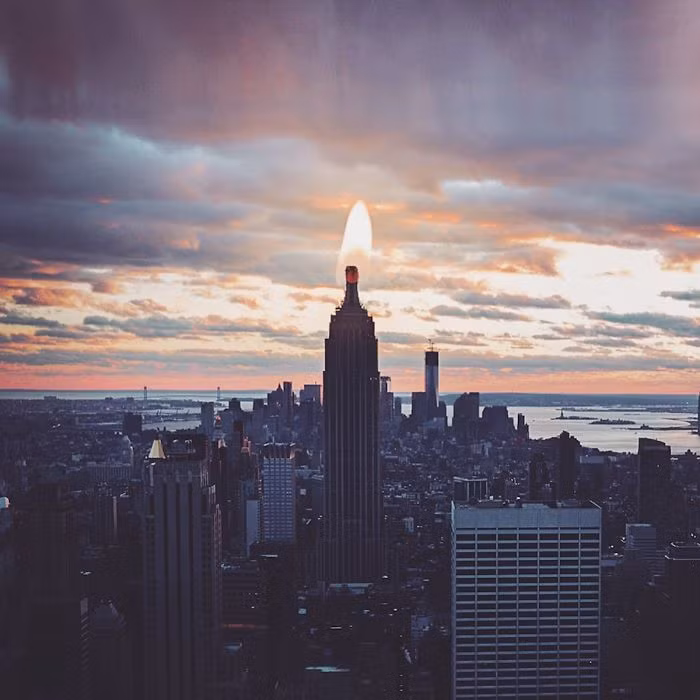 Trong quá trình sáng tạo đầy cảm hứng, Monica luôn cố gắng tìm ra sự tương đồng giữa các bức ảnh về màu sắc, kết cấu và hình dáng.