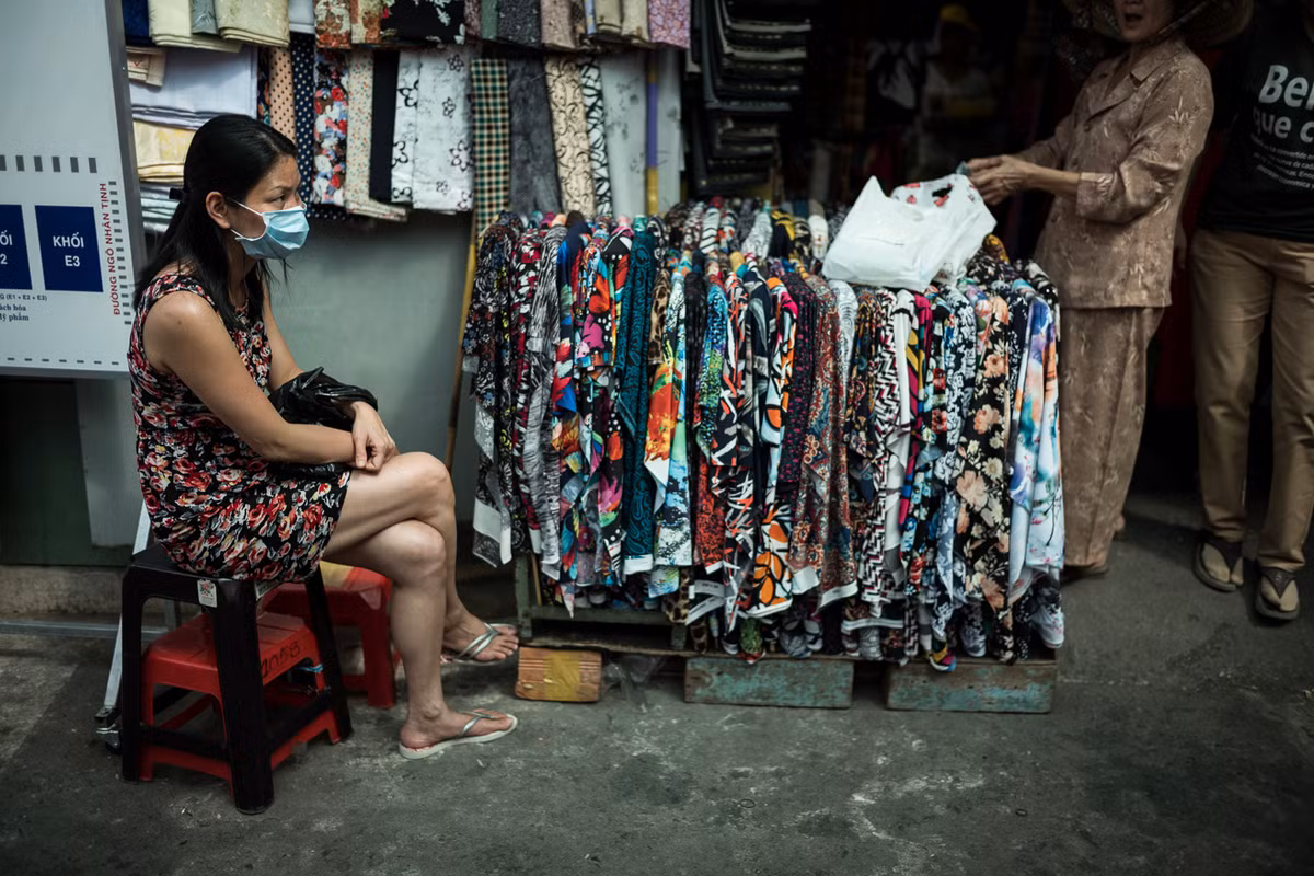 Một góc khu chợ vải vóc ở quận 5 TP HCM, Việt Nam đầu năm 2017. Ảnh: Artem Chernov.