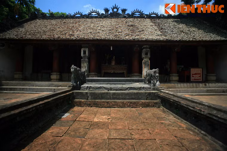 Mỗi cách lý giải trên đều có một sự xác đáng riêng, nhưng cũng chỉ dừng lại ở giả thiết. Có lẽ, chỉ những người nghệ nhân đã tạo tác nên chiếc sập rồng ở đền thờ vua Đinh mới biết sự thật về hiện vật lịch sử đầy bí ẩn này.