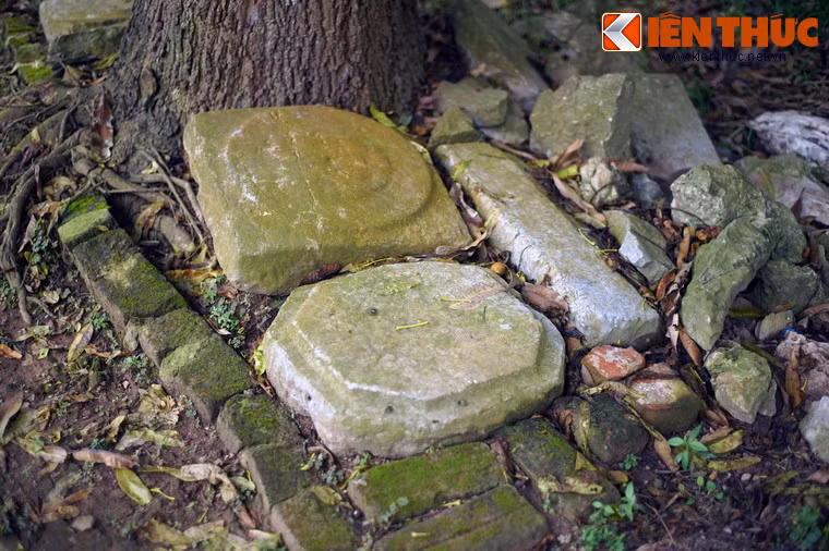 Theo các chuyên gia khảo cổ, lăng đá Quận Vân vẫn còn ẩn chứa nhiều bí mật chưa được phát lộ. Đáng tiếc rằng khu di tích đang bị xuống cấp dần theo thời gian do tác động của thời tiết và không có kinh phí tu sửa thường xuyên nên...