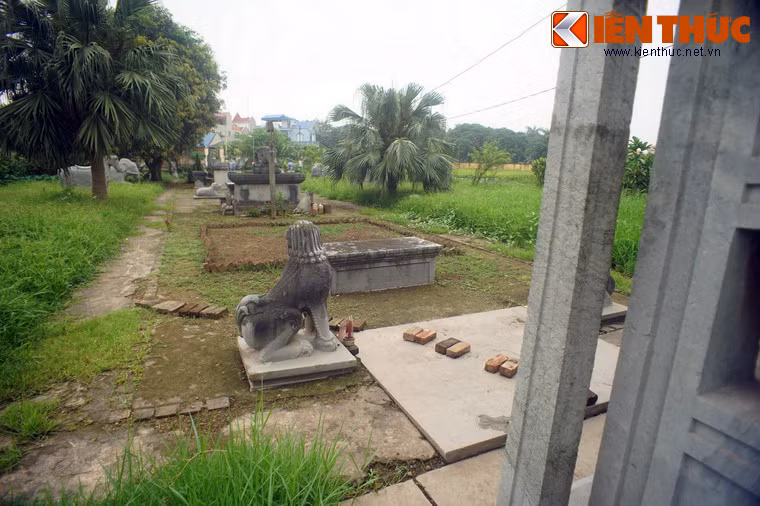 Với gần 30 chi tiết kiến trúc tinh tế được tạo tác bằng các khối đá đồ sộ, lăng đá Quận Vân thực sự là một tác phẩm nghệ thuật điêu khắc độc đáo, là minh chứng về tài năng sáng tạo của người Việt xưa.