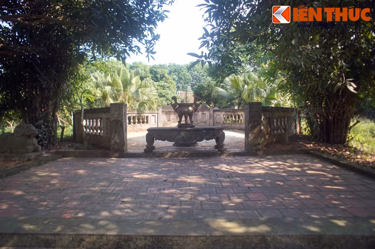 Theo sử sách, Sĩ Nhiếp (137-226) có tổ tiên là người Vấn Dương ở nước Lỗ bên Trung Hoa. Do tình hình loạn lạc, tổ tiên Sĩ Nhiếp mới tránh loạn sang Giao Châu, ở khu vực miền Bắc Việt Nam thời Bắc Thuộc, đầu thế kỷ 1 SCN. Đến đời ông thân sinh ra Sĩ Nhiếp là sáu đời.