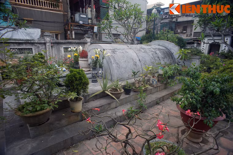 Theo sử sách, Nguyễn Trọng Hợp (1834 - 1902) quê ở xã Kim Lũ, huyện Thanh Trì, phủ Thường Tín, nay là phường Đại Kim quận Hoàng Mai, Hà Nội. Ông thi đỗ Tiến sĩ, thăng tiến qua tất cả cấp bậc quan chế triều Nguyễn.