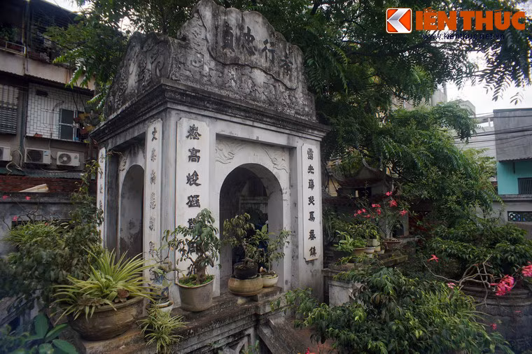 Ông là nhân vật hiếm hoi trong lịch sử Việt Nam làm quan qua 7 đời vua nhà Nguyễn, từ Tự Đức đến Thành Thái.