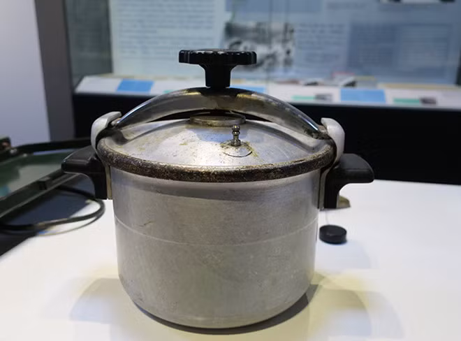 Chiếc nồi áp suất là vật dụng mơ ước của bao gia đình những năm 90. Ảnh: Tổ Quốc.