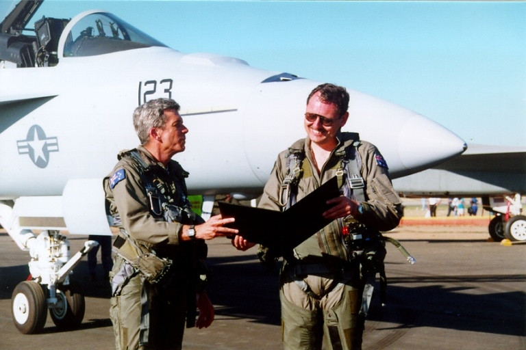 Hiện nay, Tập đoàn Lockheed Martin đang tiến hành nâng cấp hệ tống cảm biến IRST21 trên máy bay tiêm kích F/A-18E/F Super Hornet, sau hoàn thành chúng sẽ có gọi Block III.