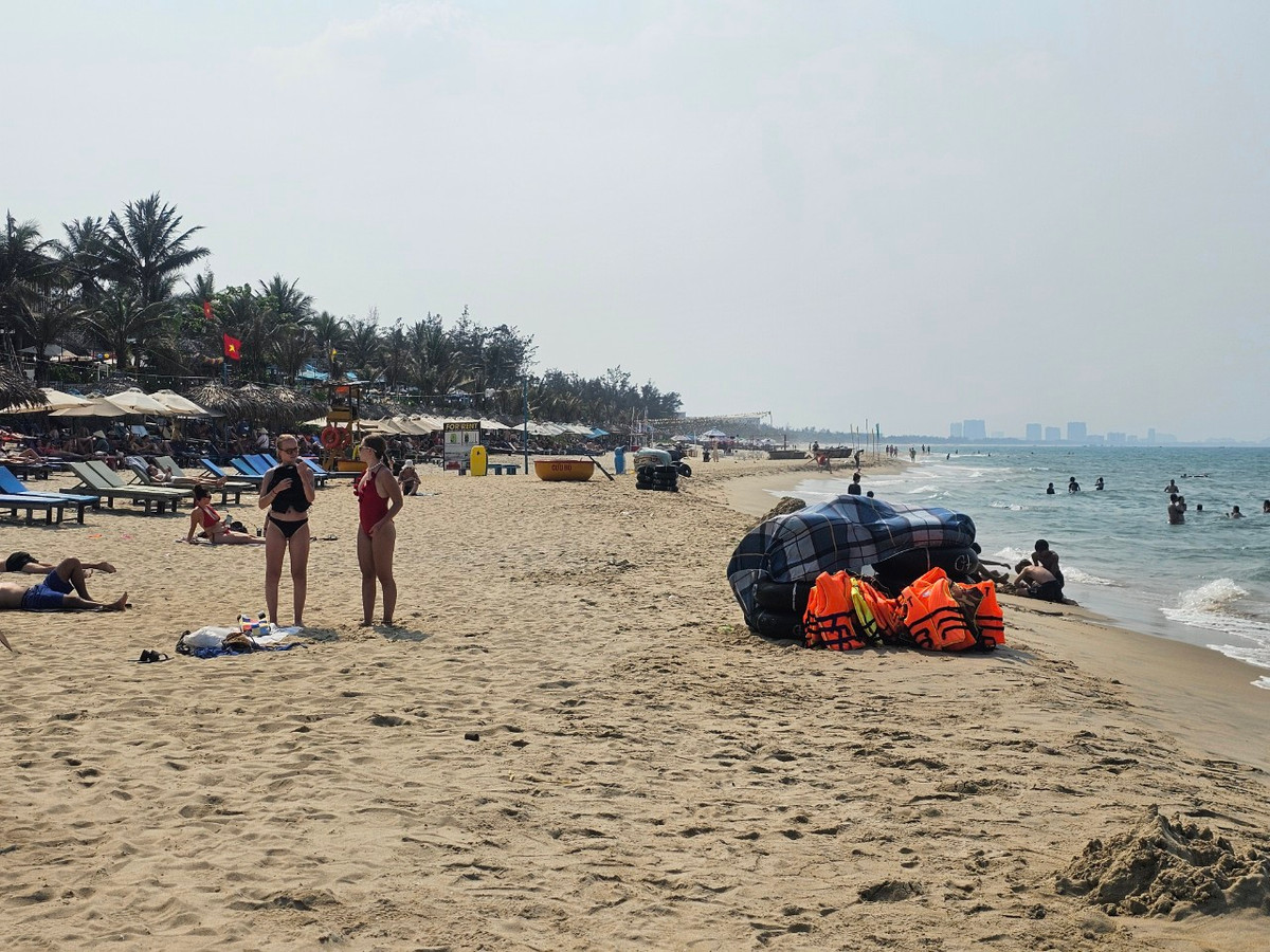 Cách trung tâm TP. Hội An khoảng 5km, biển An Bàng là điểm đến mới nổi được du khách trong và ngoài nước yêu thích khoảng 10 năm trở lại đây.