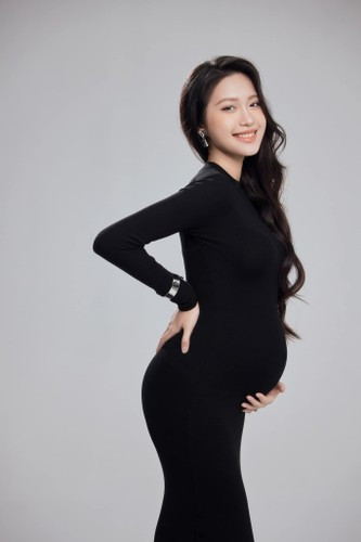 Cặp đôi đã có hơn 3 năm yêu nhau, cùng trải qua không ít thử thách, chông gai, điều này càng khiến cuộc sống hôn nhân trở nên ý nghĩa.