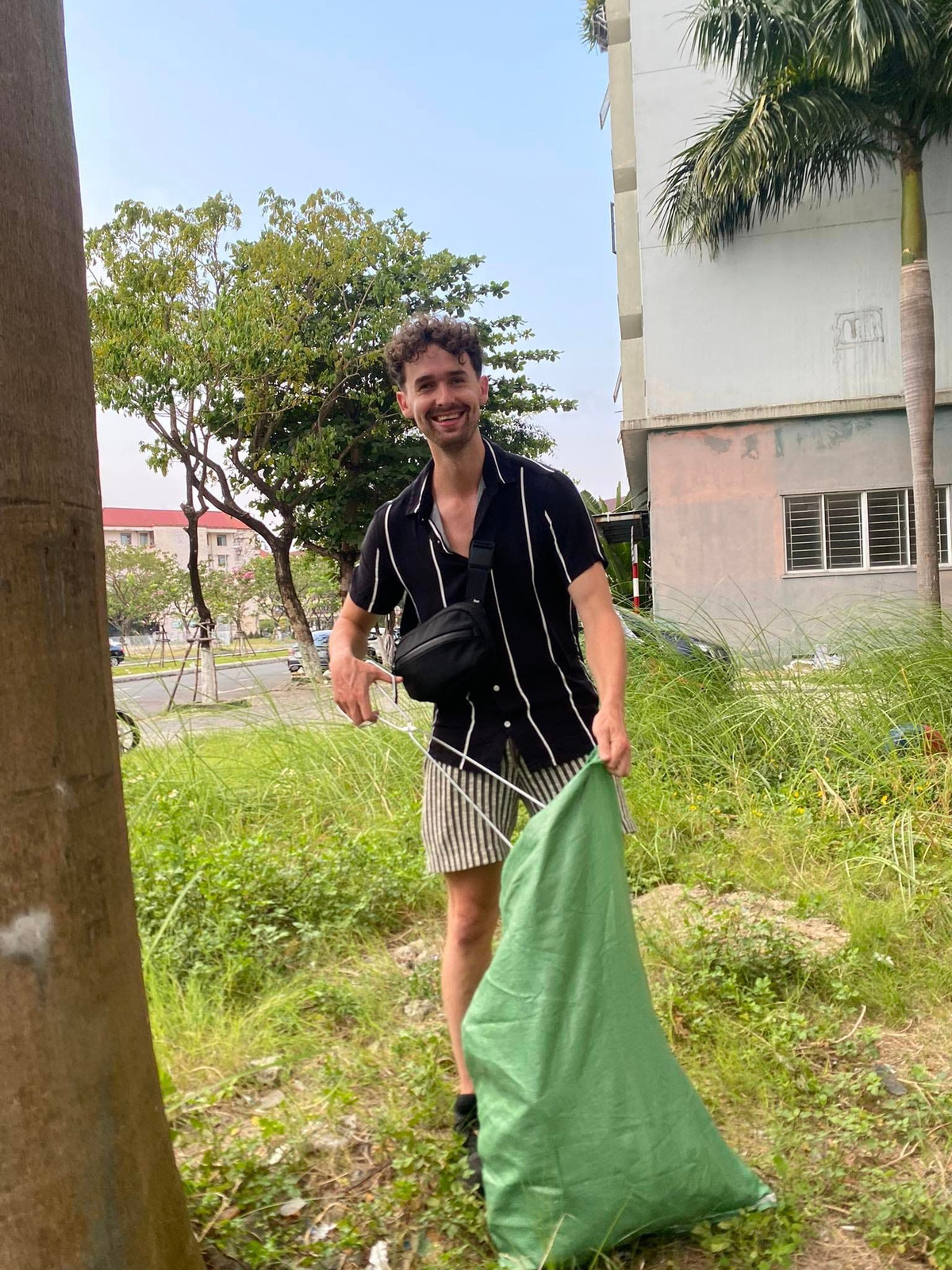 hững người tham gia đều chia sẻ niềm vui khi có thể góp phần làm cho Đà Nẵng trở nên xanh sạch đẹp hơn.