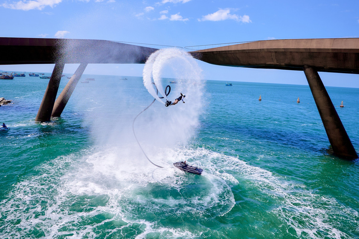 Đặc biệt, màn trình diễn đáng mong đợi nhất và chưa từng có trong các mùa DIFF trước đây trong đêm khai mạc DIFF 2024 là show trình diễn nghệ thuật thể thao Jetski &amp; Flyboards.