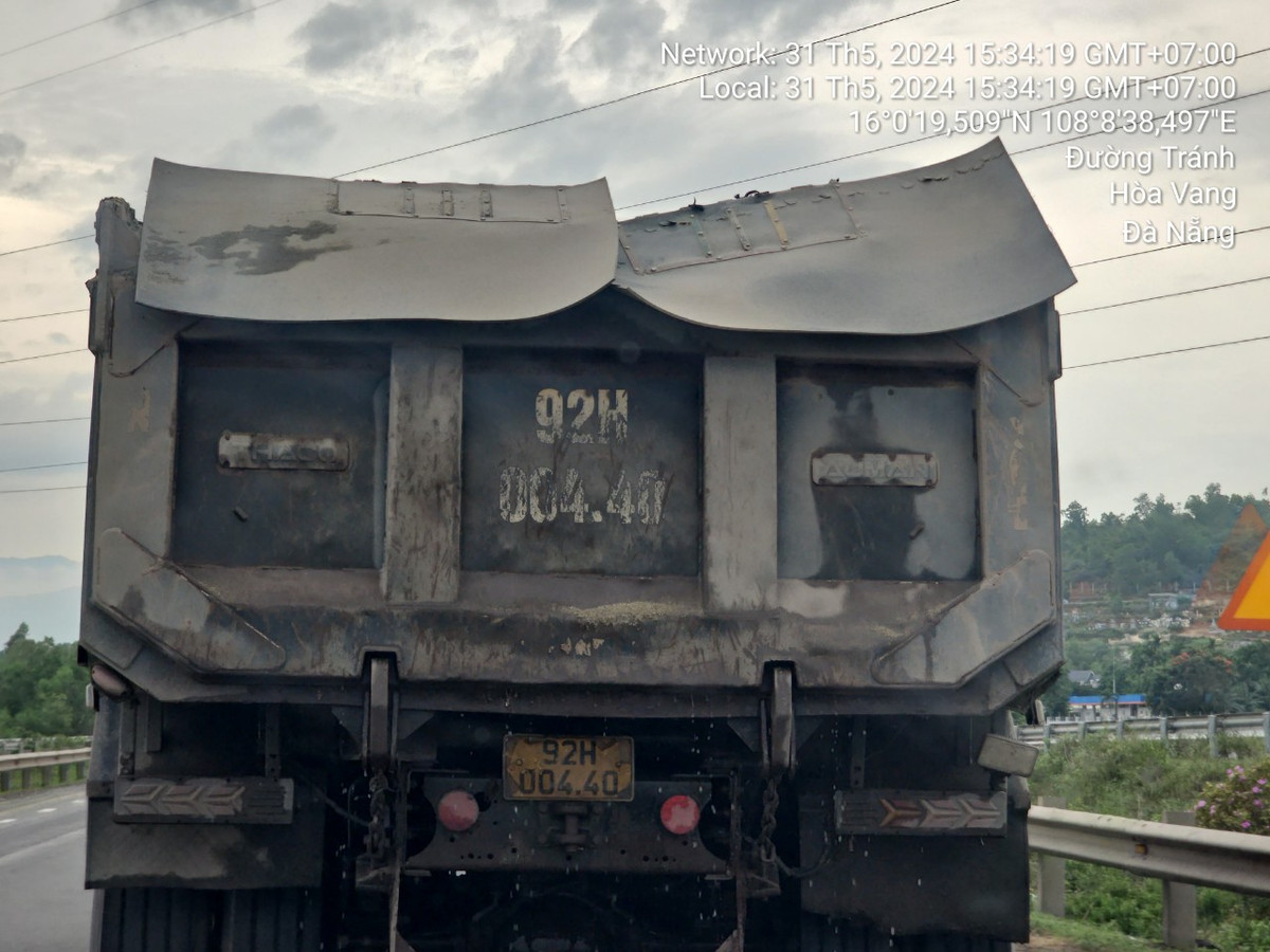 Trao đổi với phóng viên, ông Phạm Hồng Hải, Phó phòng CSGT TP. Đà Nẵng cho biết: “ Chúng tôi đang tiếp nhận thông tin, tiến hành kiểm tra xác minh và xử lý”.