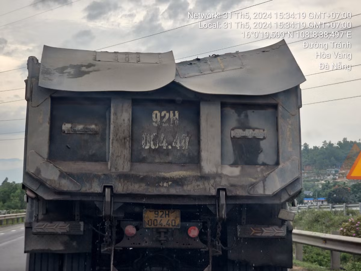 Trao đổi với phóng viên, ông Phạm Hồng Hải, Phó phòng CSGT TP. Đà Nẵng cho biết: “ Chúng tôi đang tiếp nhận thông tin, tiến hành kiểm tra xác minh và xử lý”.