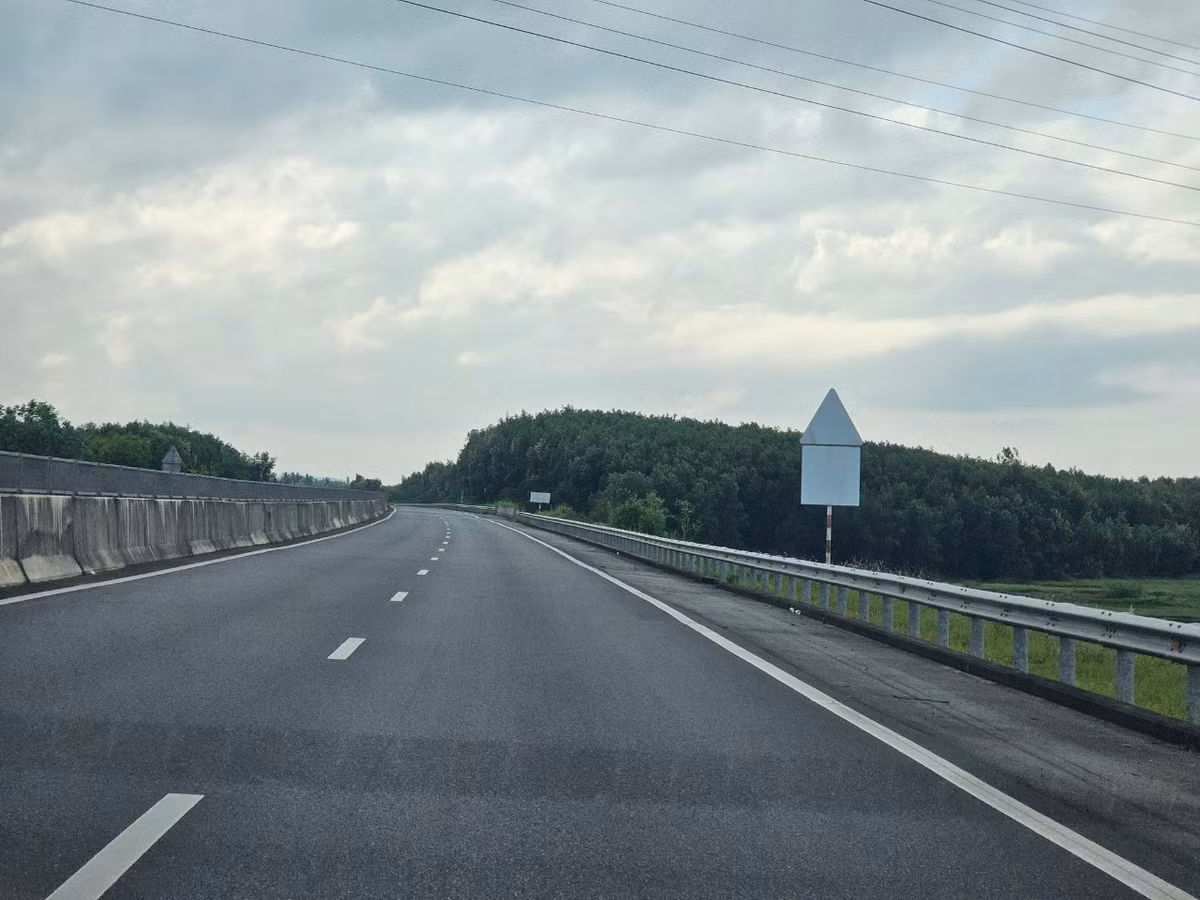 Vụ việc xảy ra vào trưa 3/5 trên cao tốc Đà Nẵng - Quảng Ngãi.