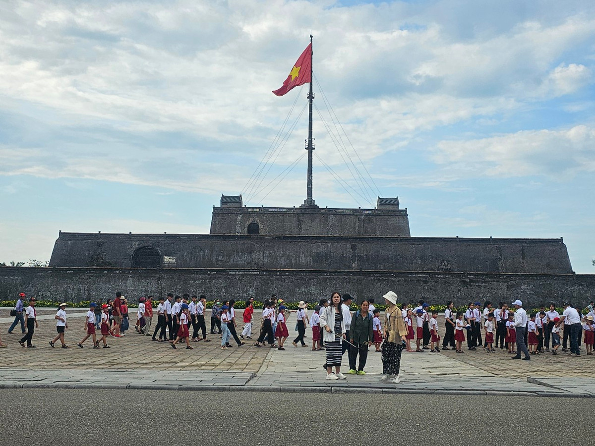 Huế - vùng đất cố đô mang đậm dấu ấn lịch sử của dân tộc, luôn thu hút đông đảo du khách ghé thăm.