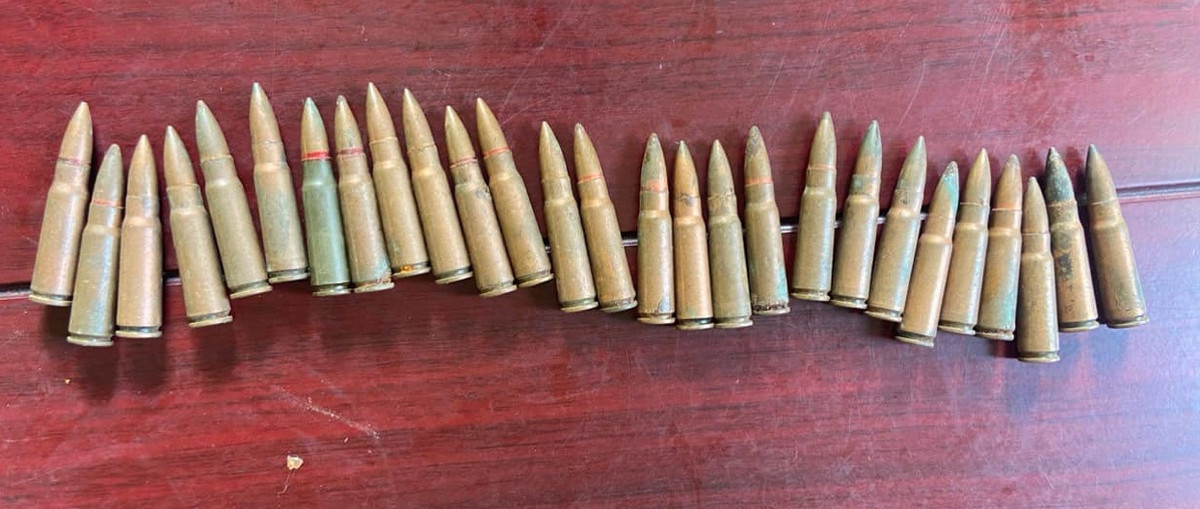 Đào móng xây nhà, “tá hỏa” phát hiện hơn 20 viên đạn Dao mong xay nha, “ta hoa” phat hien hon 20 vien dan