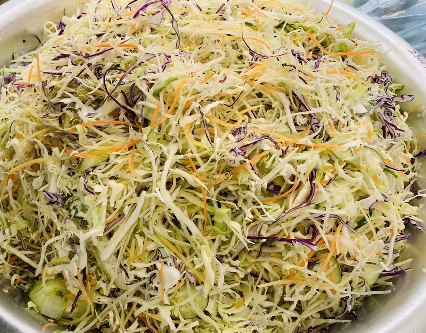 10 loi ich cho suc khoe khi uong nuoc ep bap cai