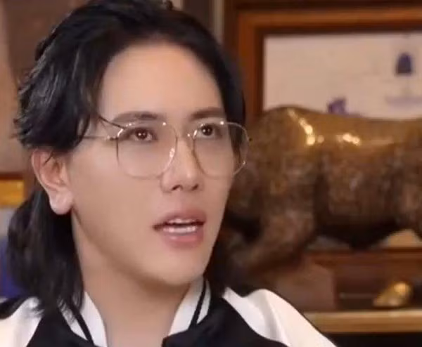 Trung Quoc khoa tai khoan MXH cua nhung nguoi hay pho truong su giau co