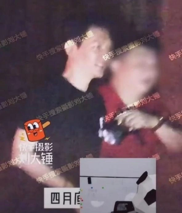 Phung Thieu Phong len tieng vu dua 2 co gai ve nha qua dem-Hinh-4