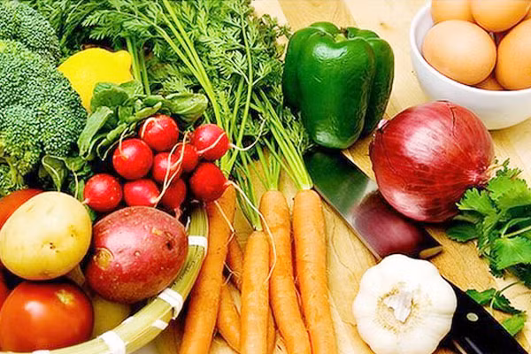 Chon rau xanh the nao chuan chinh cho ky cach ly toan xa hoi?