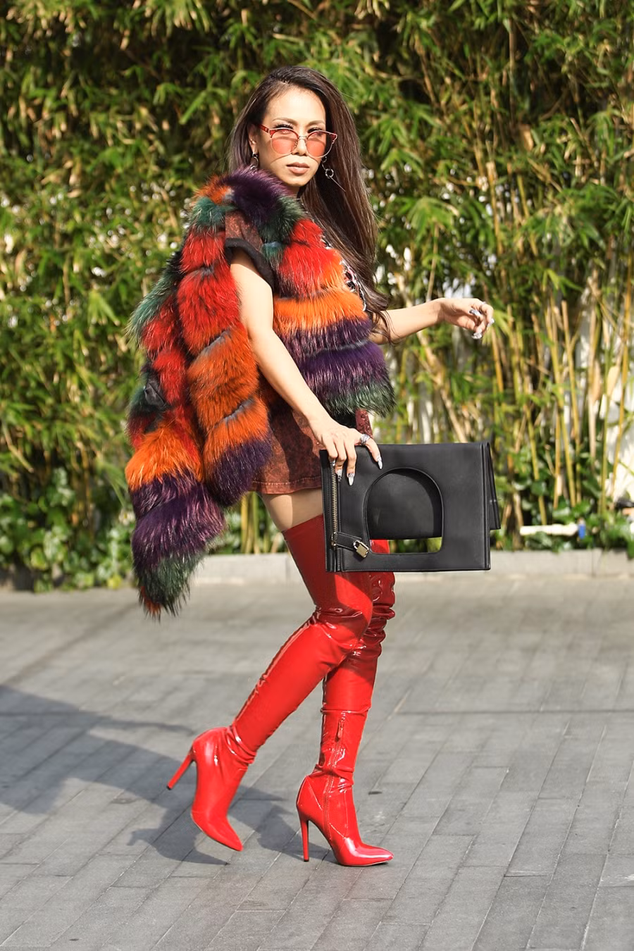 Tuy vậy, tham dự tuần lễ thời trang Quốc tế Việt Nam Xuân Hè 2017 lần này, cô nàng lại mang tới một cái nhìn hoàn toàn khác biệt với những gì tất cả đã quen thuộc.