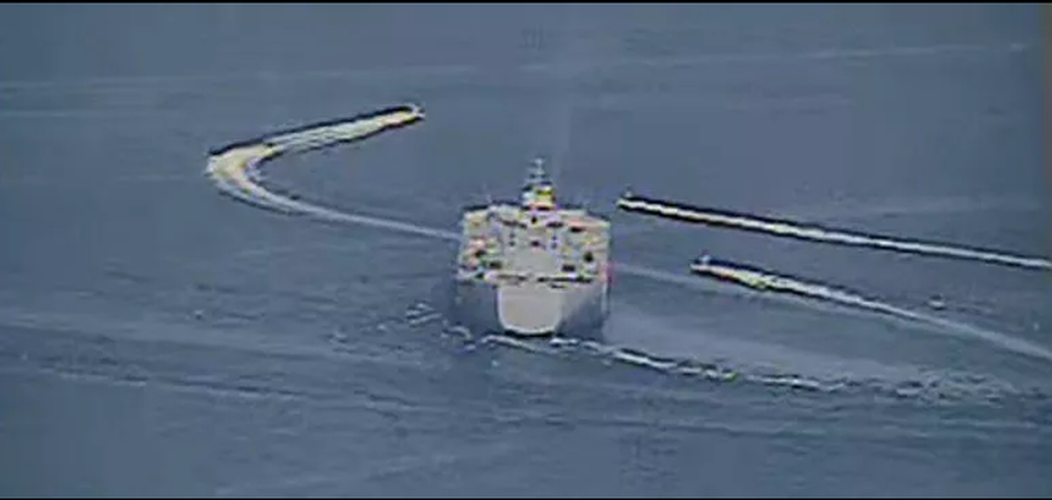 Mỹ gọi đó là hành vi “nguy hiểm và khiêu khích” và ngay sau đó phía Mỹ kêu gọi Iran ứng xử trên vùng biển quốc tế theo đúng những công ước, luật lệ quốc tế về an toàn và ngăn ngừa va chạm trên biển.