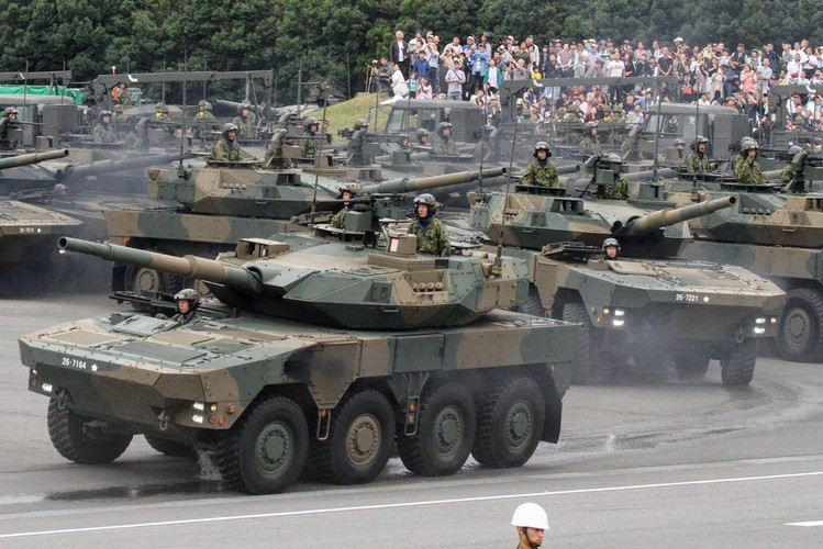 Đến nay, Lực lượng Phòng vệ đã nhận được gần một nửa số lượng Type 16, việc sản xuất Type 16 sẽ tiếp tục cho đến năm 2026 với tổng số 250-300 chiếc, để đảm bảo tái trang bị theo kế hoạch.