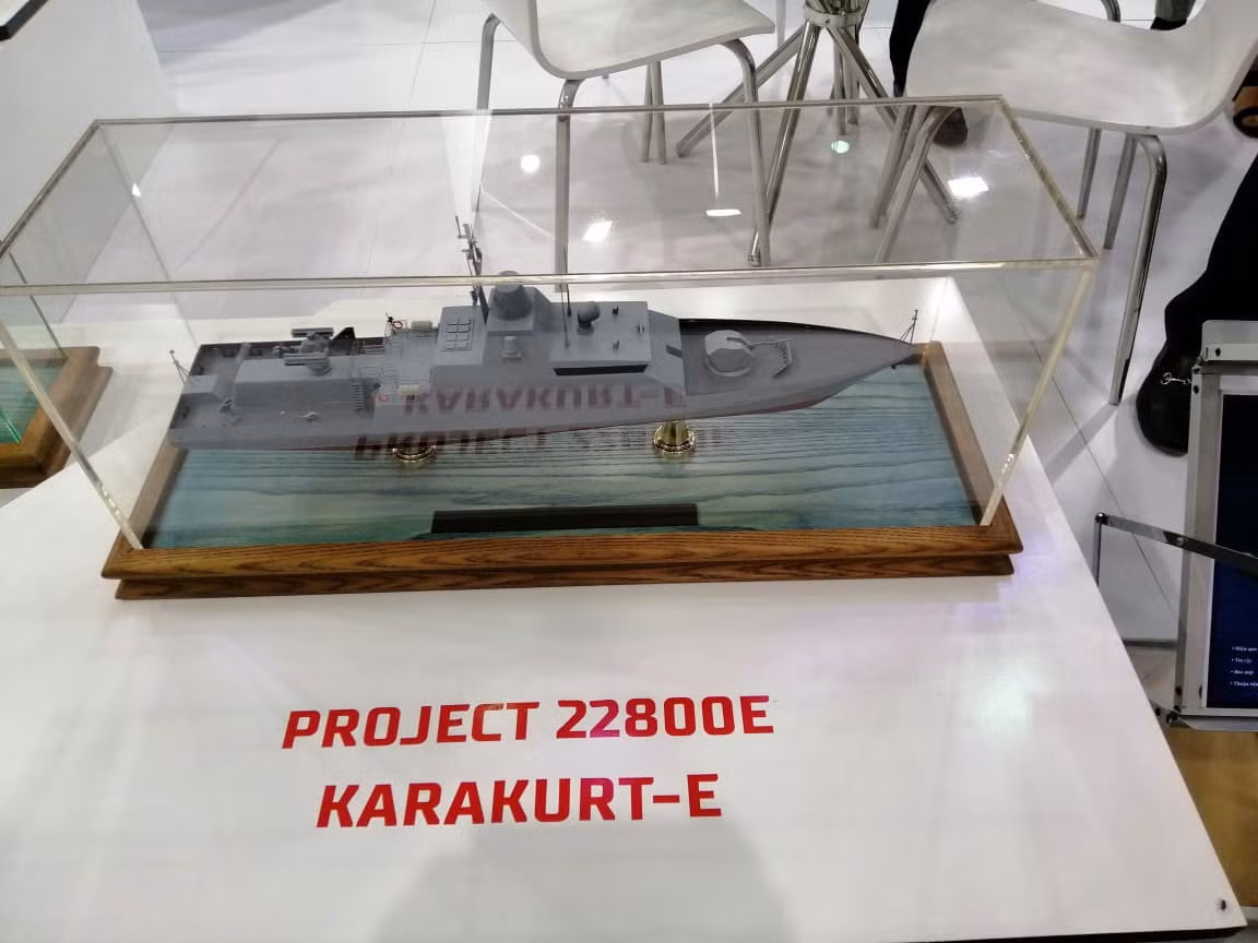 Mô hình tàu hộ vệ tên lửa cỡ nhỏ Karakurt-E - Dự án 22800, sản phẩm này được xem như ứng viên sáng giá cho hải quân nhân dân Việt Nam nhằm thay thế Molniya 1241.8.