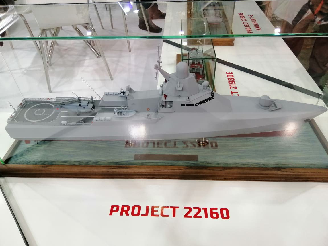 Mô hình tàu hộ vệ tên lửa tên lửa tàng hình dự án 22160 với lượng giãn nước đầy tải 1.500 tấn, đây là một trong những lớp chiến hạm thế hệ mới nhất của hải quân Nga.
