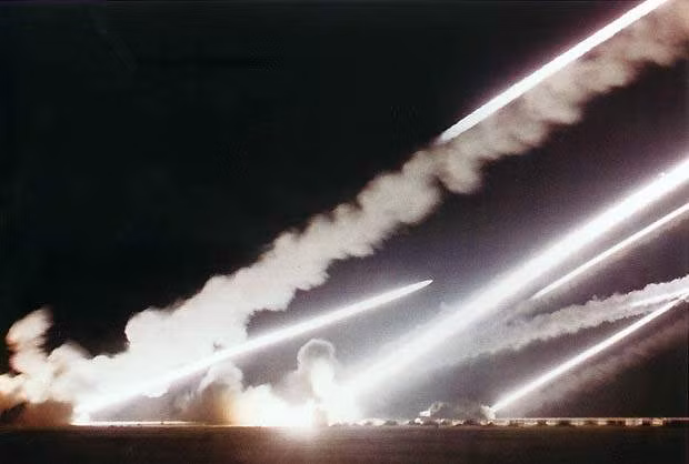 Trong thời gian tới, các công ty Raytheon và Lockheed Martin có kế hoạch khởi động các thử nghiệm chế tạo tên lửa chiến thuật mới được gọi là PRSM (Tên lửa tấn công chính xác), vẫn sử dụng pháo phản lực phóng loạt M270 hoặc HIMARS làm phương tiện phóng. Việc Mỹ rút khỏi Hiệp ước INF, nên khả năng dự án này sẽ tăng phạm vi tầm bắn của tên lửa lên trên 500 km.