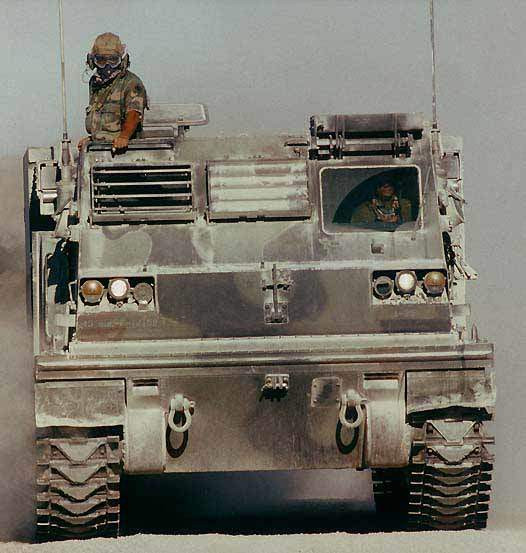 Lục quân Mỹ hiện thiếu các hệ thống tên lửa chiến thuật, nếu quân đội Nga có OSA hay Iskander, thì Lục quân Mỹ chỉ trông chờ vào hỏa lực vào các loại bom có điều khiển và tên lửa hành trình phóng từ trên không. Để lấp đầy khoảng trống này, Công ty Lockkheed Martin của Mỹ đã phát triển tên lửa chiến thuật lục quân (ATACMS) được phóng từ pháo M270 có ký hiệu là M140. Chỉ cần thay giá đạn phóng đạn M26 bằng giá phóng tên lửa M140 là M270 biến thành một hệ thống tên lửa chiến thuật; một khẩu M270 có thể mang hai đạn M140.