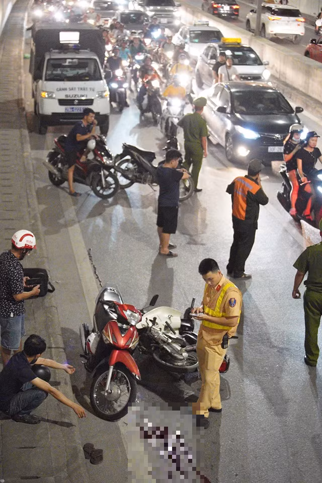 Ha Noi: Lai xay ra tai nan o ham Kim Lien, 1 nguoi nguy kich