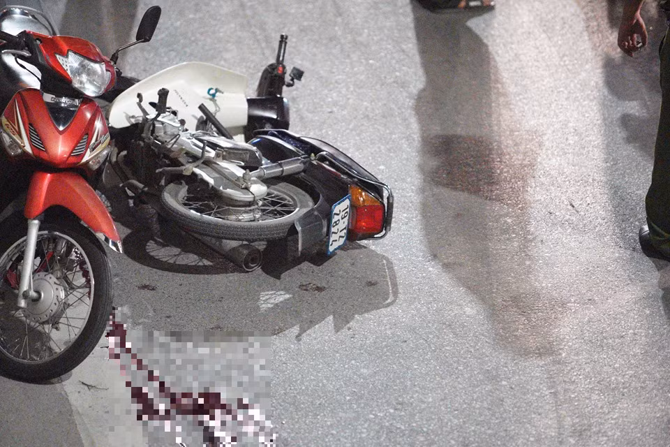 Ha Noi: Lai xay ra tai nan o ham Kim Lien, 1 nguoi nguy kich-Hinh-2